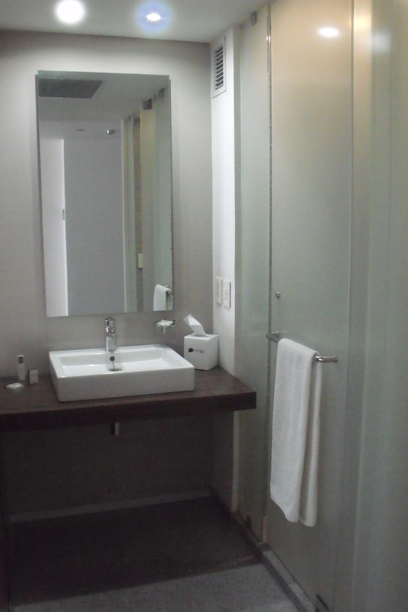 Casa Inn Premium Hotel Queretaro Miranda Exterior foto A bathroom in a hotel