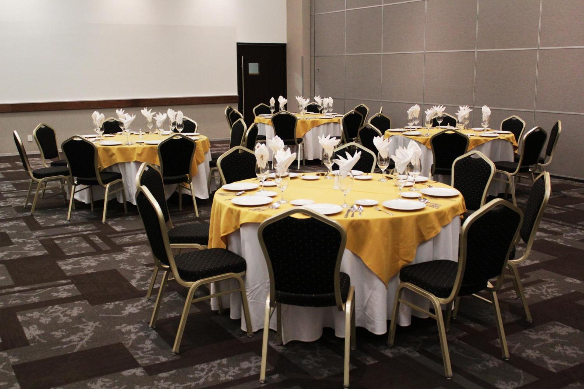 Casa Inn Premium Hotel Queretaro Miranda Exterior foto Banquet Hall