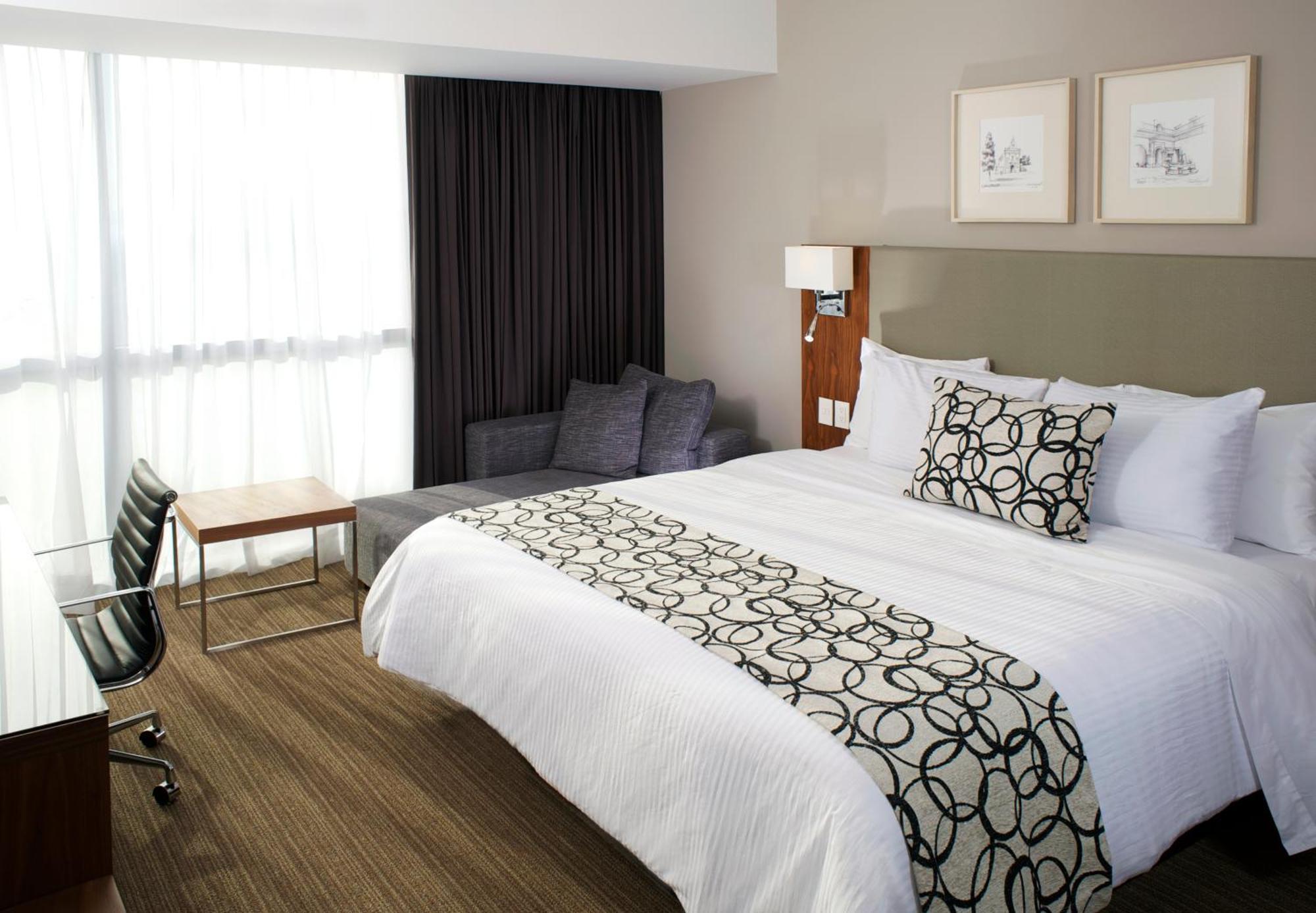 Casa Inn Premium Hotel Queretaro Miranda Exterior foto A bed runner