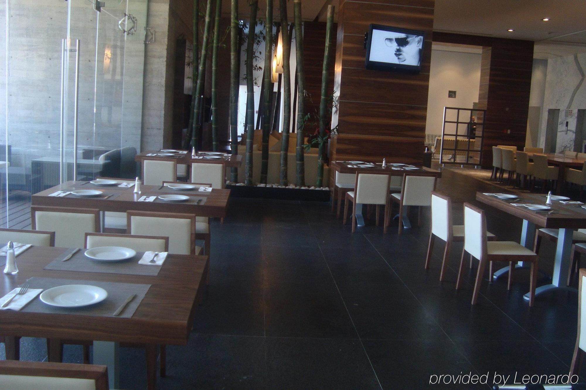 Casa Inn Premium Hotel Queretaro Miranda Exterior foto The interior of the restaurant