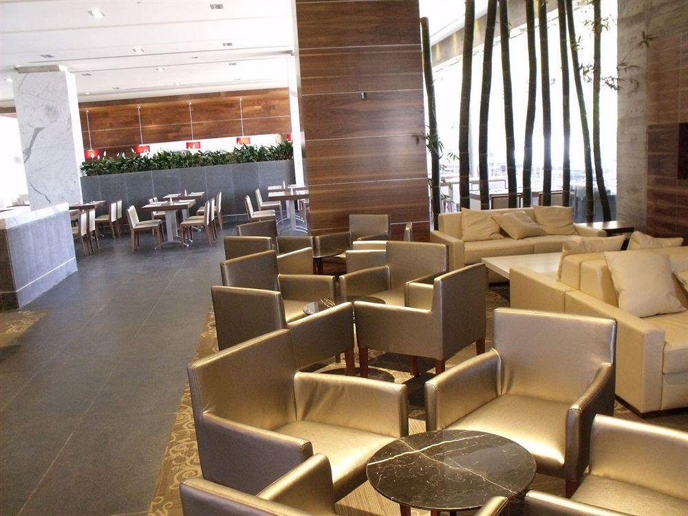 Casa Inn Premium Hotel Queretaro Miranda Exterior foto The lounge at the airport